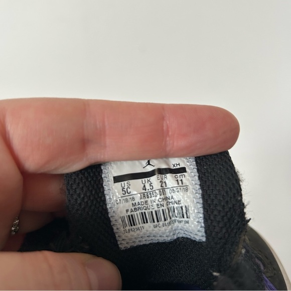 Nike Air Jordan 1 Mid "Dark Concord" Purple Black (PS) Size: 5C - Picture 3 of 8